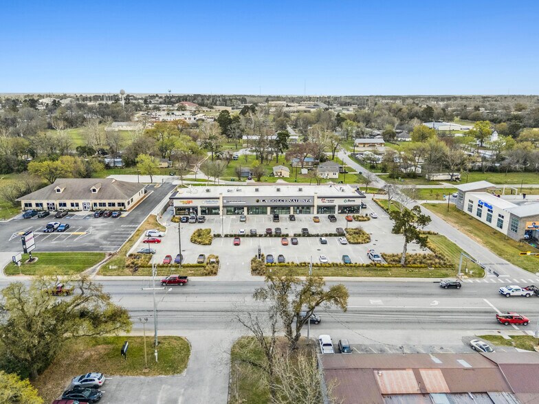 702 FM 1097, Willis, TX à vendre - Photo de l’immeuble – Image 3 sur 5