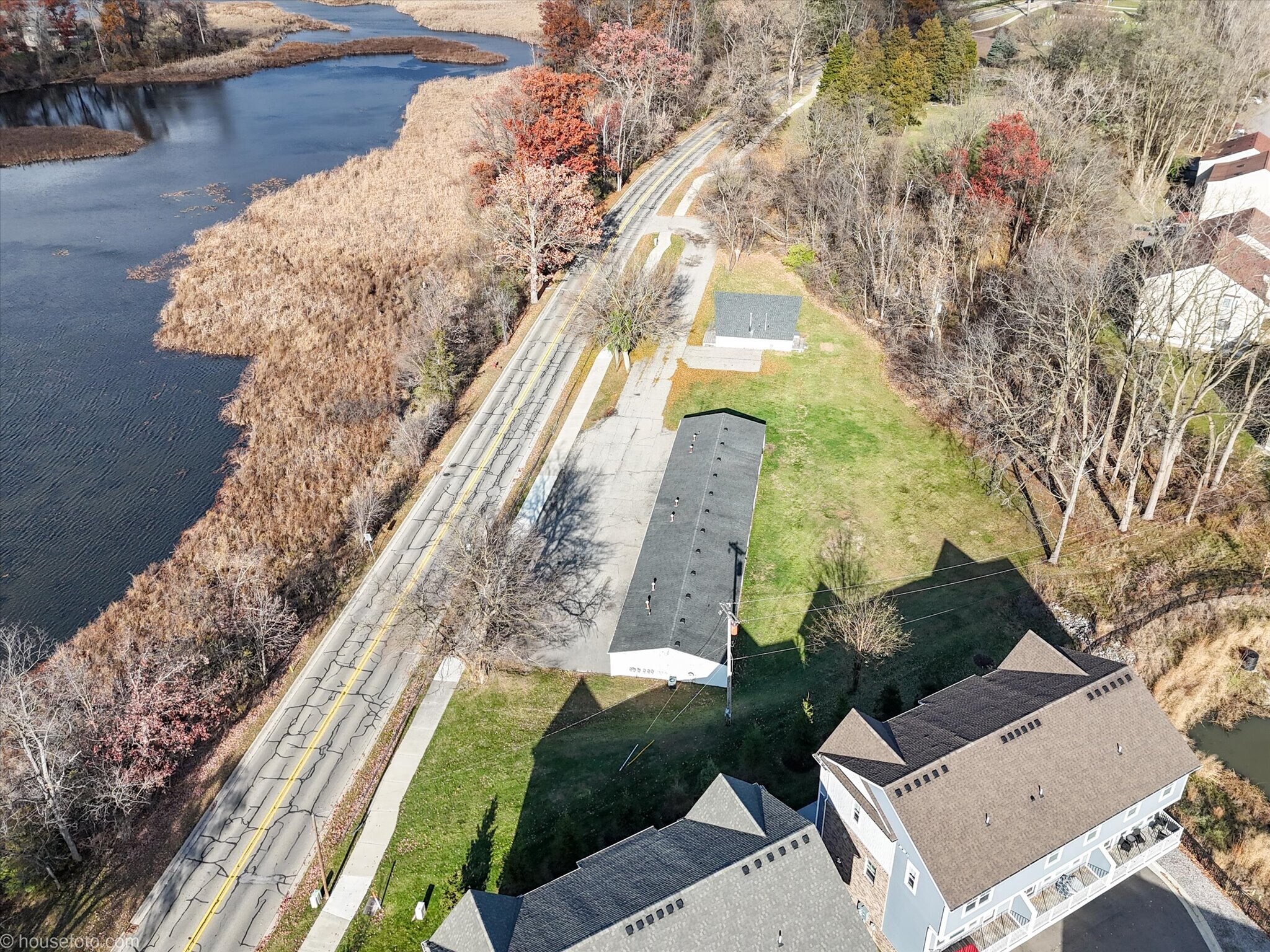 660 Flint Rd, Brighton, MI à vendre Photo principale– Image 1 sur 19