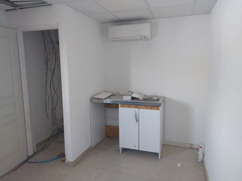 Bureau dans La Seyne-sur-Mer à louer - Photo de l’immeuble – Image 3 sur 4