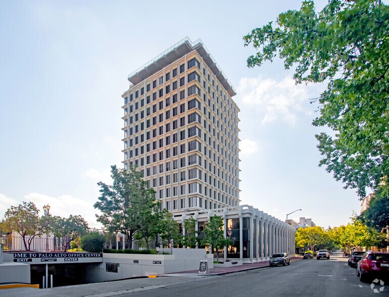 525 University Ave, Palo Alto, CA à louer - Photo de l’immeuble – Image 2 sur 9