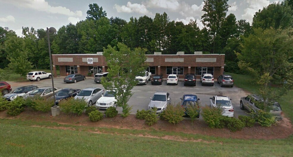 7251 US Highway 158, Stokesdale, NC à louer - Photo de l’immeuble – Image 1 sur 3