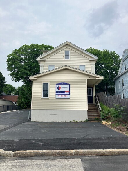 227 Russell St, Worcester, MA à vendre - Photo de l’immeuble – Image 2 sur 4