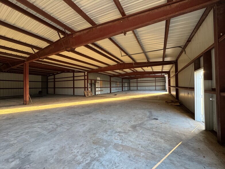 5793 Fannett Rd, Beaumont, TX à louer - Photo de l’immeuble – Image 3 sur 5