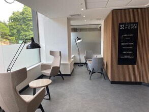 Knoll Rd, Camberley à louer Photo intérieure– Image 1 sur 2