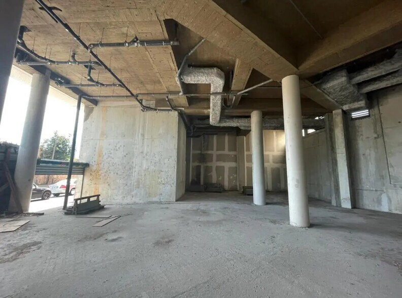 Local commercial dans Marseille à louer - Photo de la construction – Image 3 sur 4