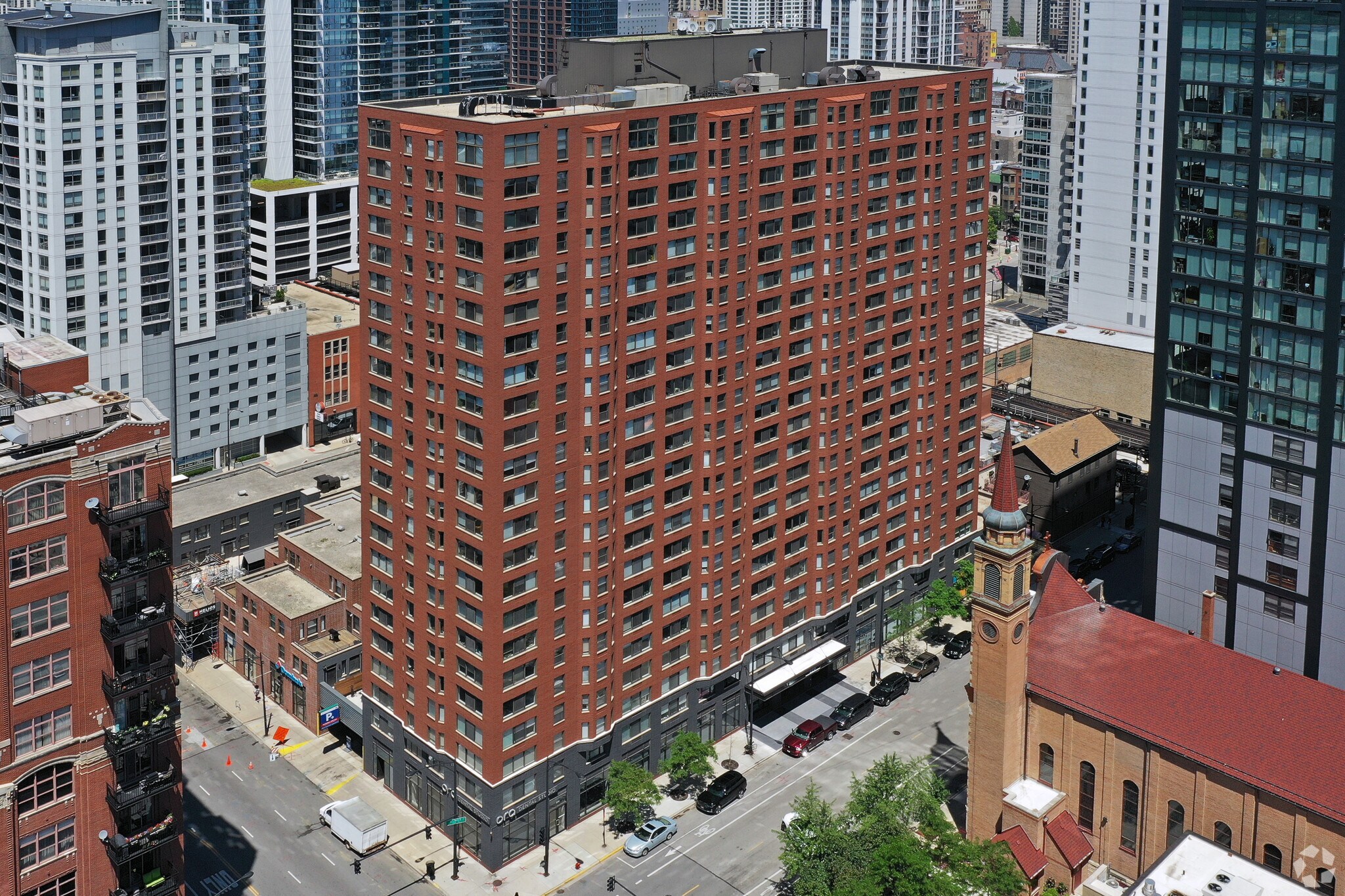 320 W Illinois St, Chicago, IL à louer Aérien– Image 1 sur 19