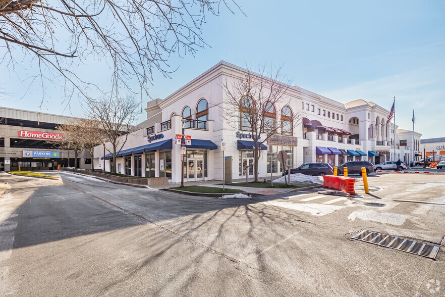 8000 Cooper Ave, Glendale, NY à louer - Photo de l’immeuble – Image 3 sur 35