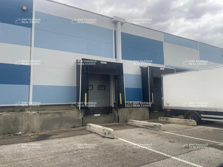 Bureau dans Vitrolles à louer - Photo de l’immeuble – Image 2 sur 9
