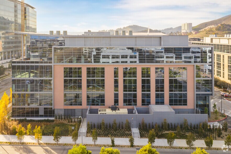 181 Oyster Point Blvd, South San Francisco, CA à louer - Photo de l’immeuble – Image 3 sur 6