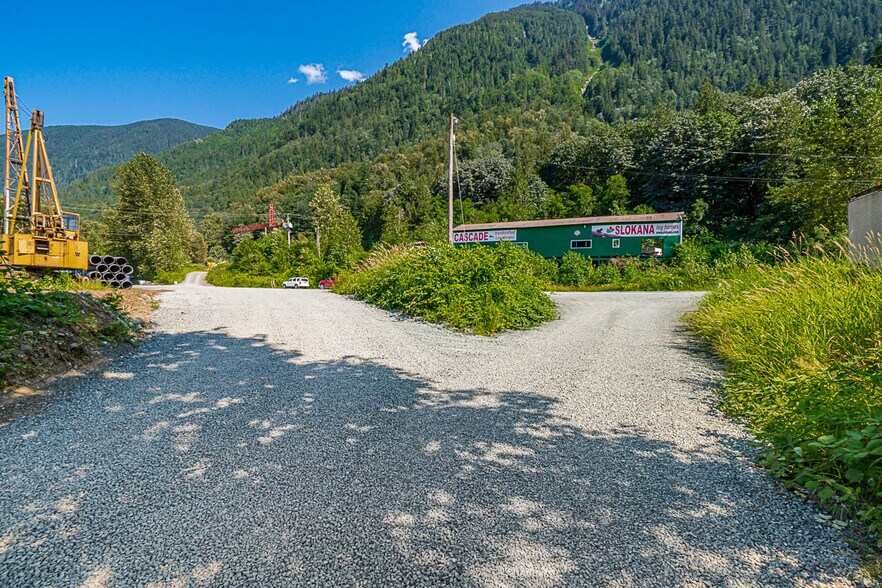 54370 Bridal Falls Rd, Rosedale, BC à vendre - Photo de l’immeuble – Image 3 sur 46