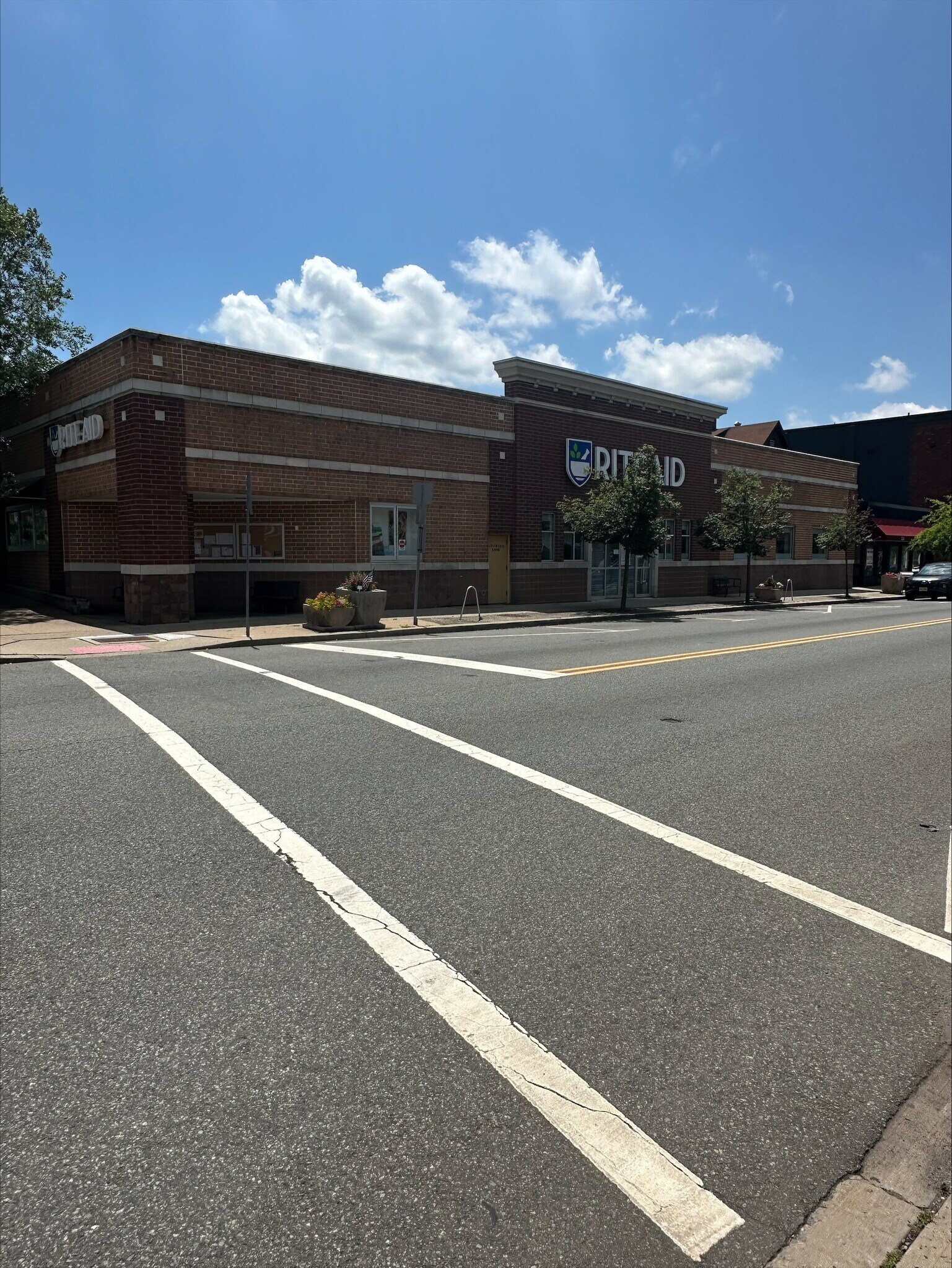 330-332 Raritan Ave, Highland Park, NJ à vendre Photo de l’immeuble– Image 1 sur 5