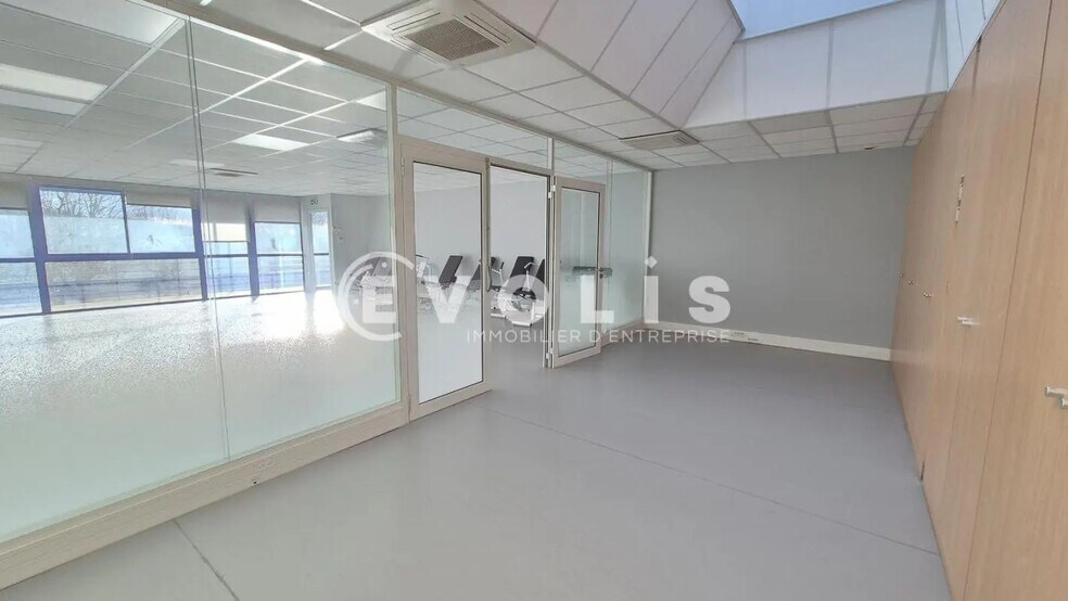 Bureau dans Chelles à louer - Photo intérieure – Image 3 sur 7