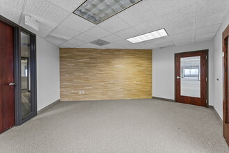 7301 Ohms Ln, Edina, MN à louer Photo intérieure– Image 1 sur 33