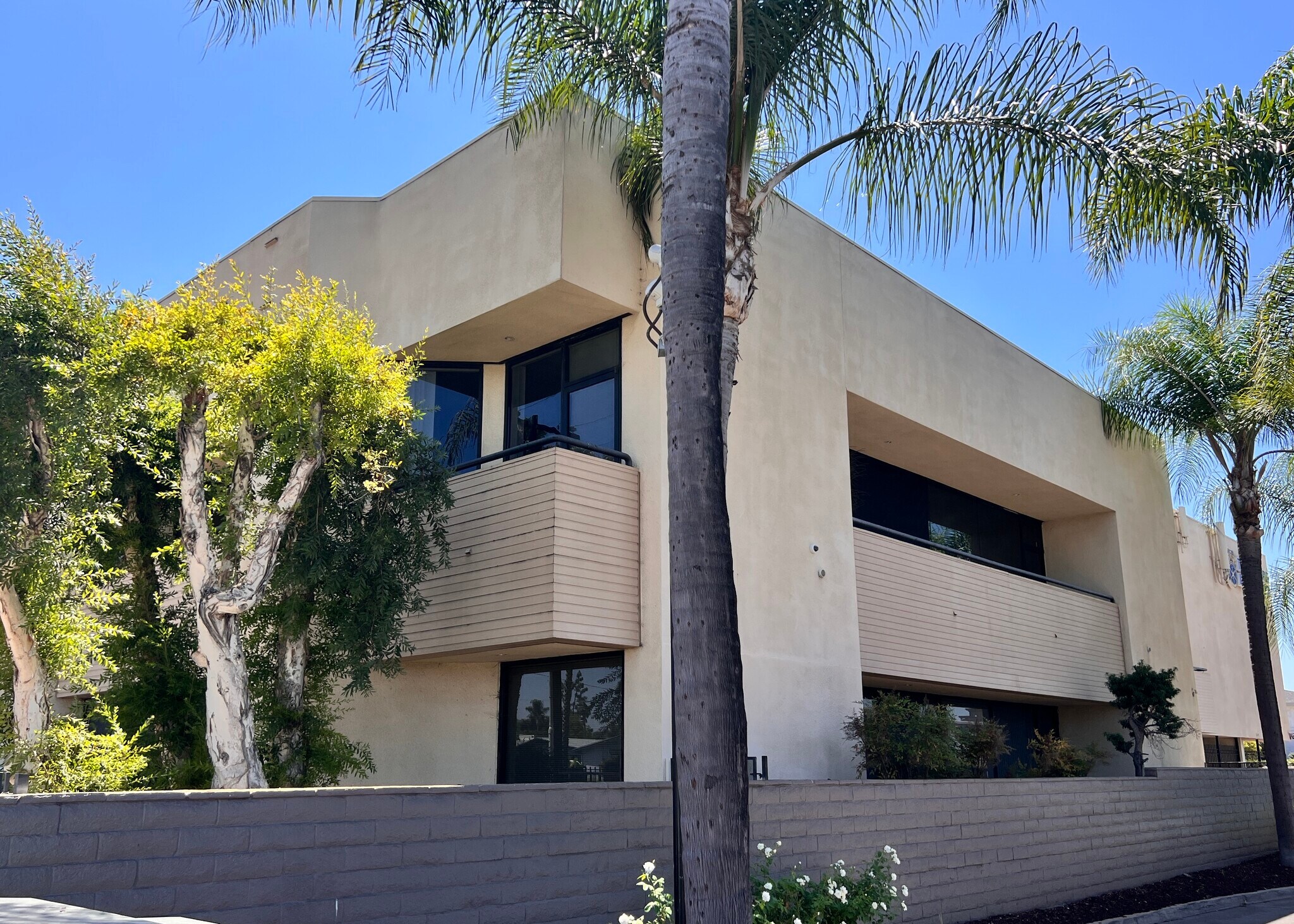 1333 E Madison Ave, El Cajon, CA à louer Photo de l’immeuble– Image 1 sur 3
