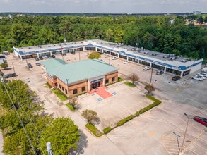 13490 Veterans Memorial Dr, Houston, TX à louer Photo de l’immeuble– Image 2 sur 3