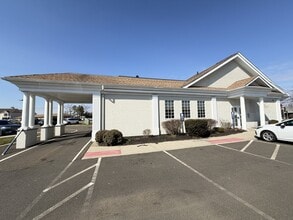 445 W Main St, Branford, CT à louer Photo intérieure– Image 1 sur 34