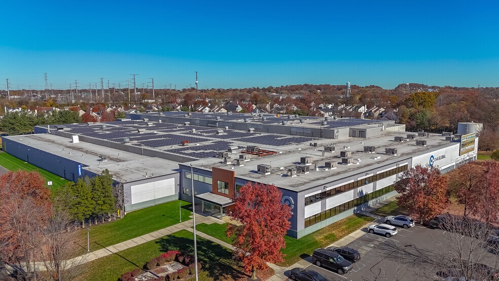 114 Tived Ln E, Edison, NJ à louer - Photo de l’immeuble – Image 2 sur 13