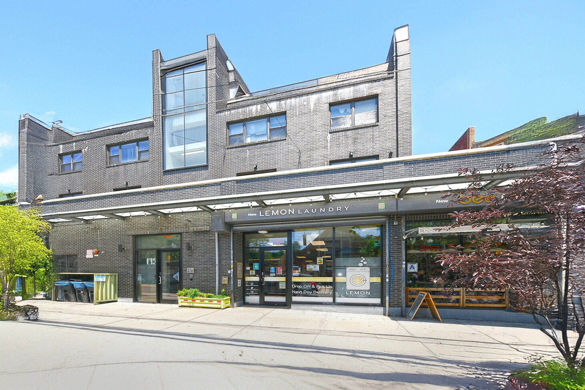 60-11 39th Ave, Woodside, NY à vendre Photo principale– Image 1 sur 7