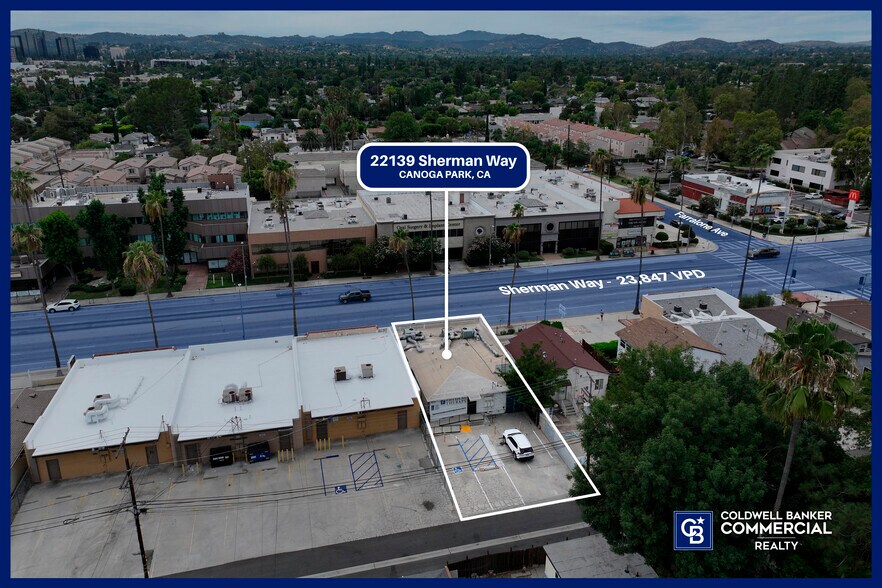 22139 Sherman Way, Canoga Park, CA à vendre - Photo de l’immeuble – Image 2 sur 9