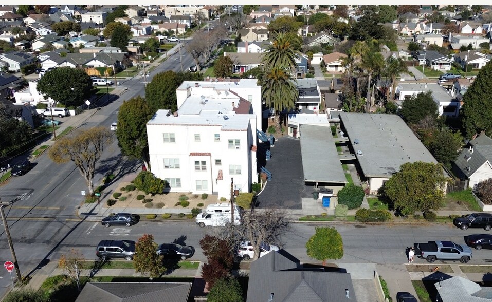 739 Pajaro St, Salinas, CA à vendre - Photo de l’immeuble – Image 2 sur 9