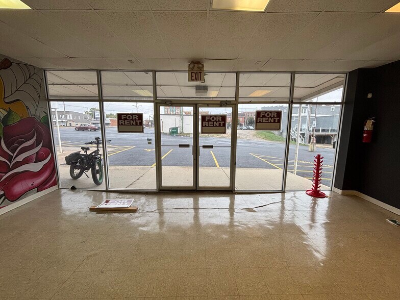 114-116 E Auglaize St, Wapakoneta, OH à louer - Photo de l’immeuble – Image 3 sur 10