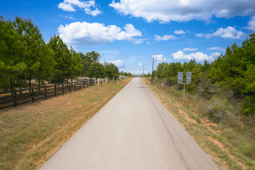000 CR304, Navasota, TX à vendre - Photo de l’immeuble – Image 3 sur 9