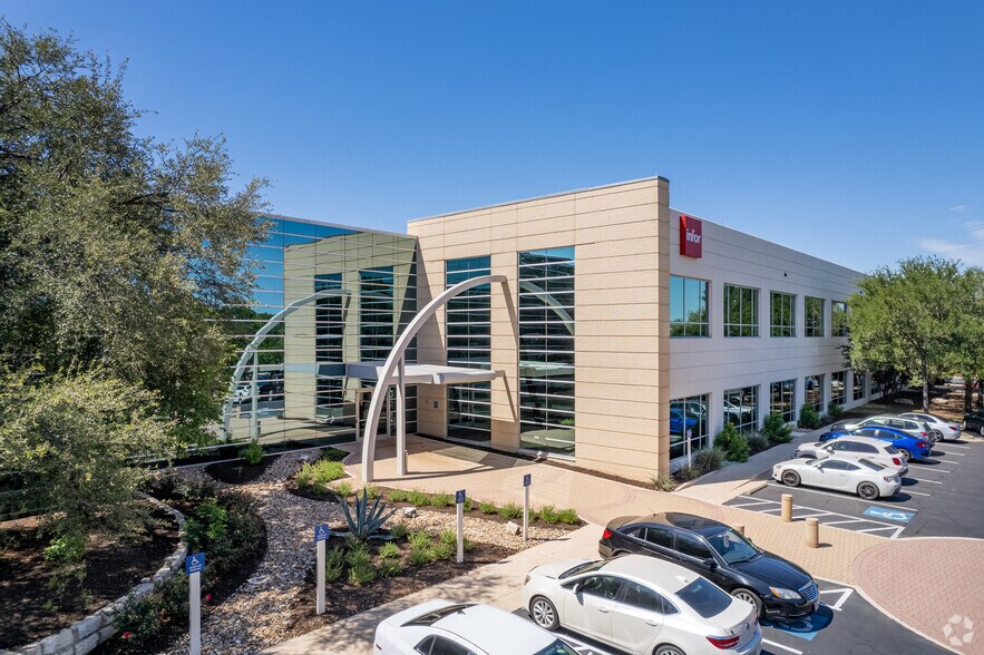 3300 Duval Rd, Austin, TX à louer - Photo principale – Image 1 sur 9