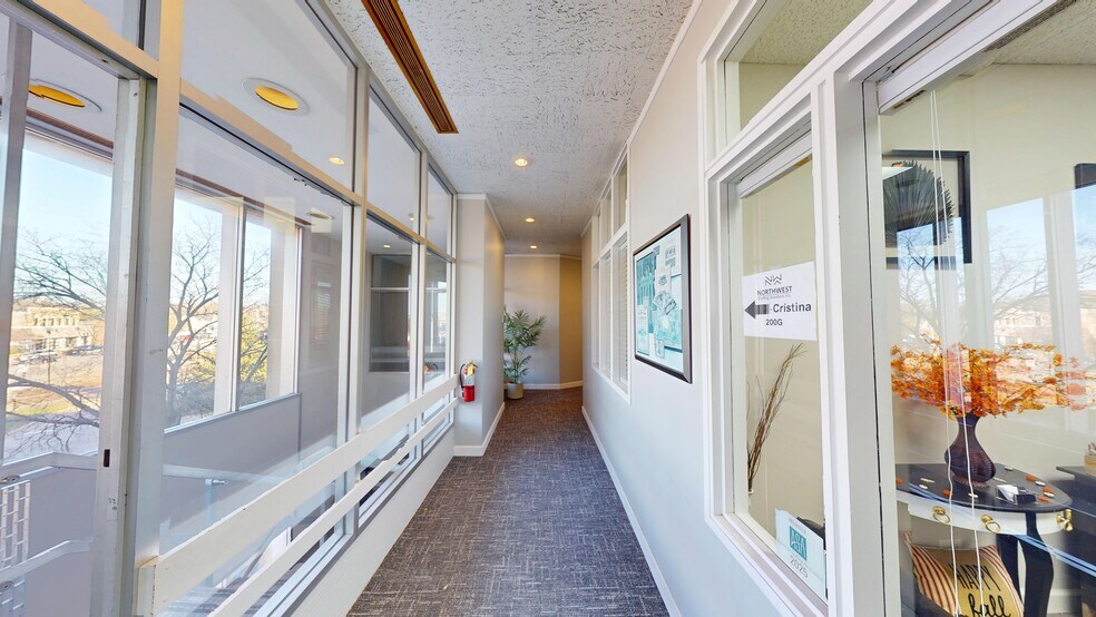 135 Park Ave, Barrington, IL à louer - Photo de l’immeuble – Image 3 sur 15