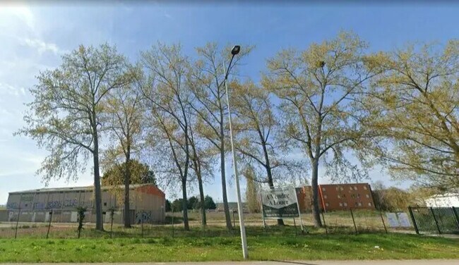 Plus de détails pour Local d’activités à vendre