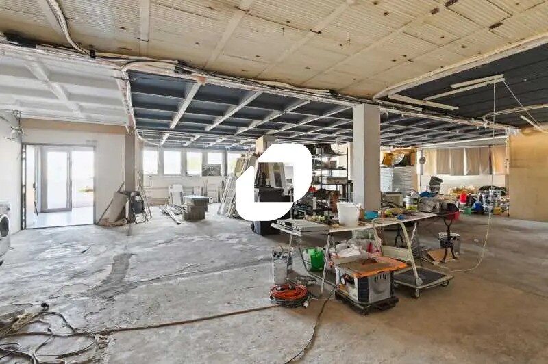 Local d'activités dans Nanterre à vendre - Photo de l’immeuble – Image 1 sur 2