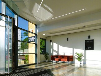 Plus de détails pour High St, Crawley - Bureau à louer