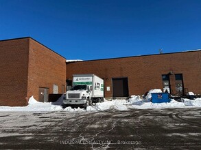 1275 Eglinton Ave, Mississauga, ON à louer Photo intérieure– Image 2 sur 5