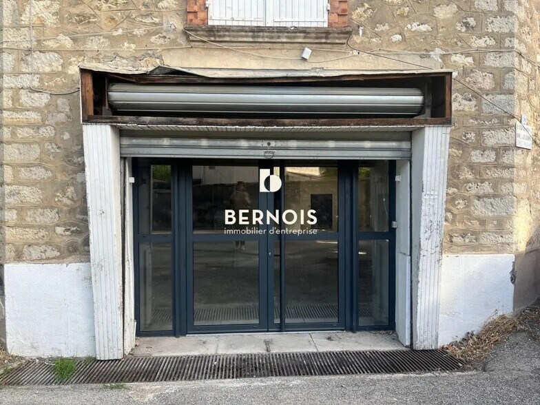 Local d’activités dans Toulon à louer - Photo de l’immeuble – Image 2 sur 10