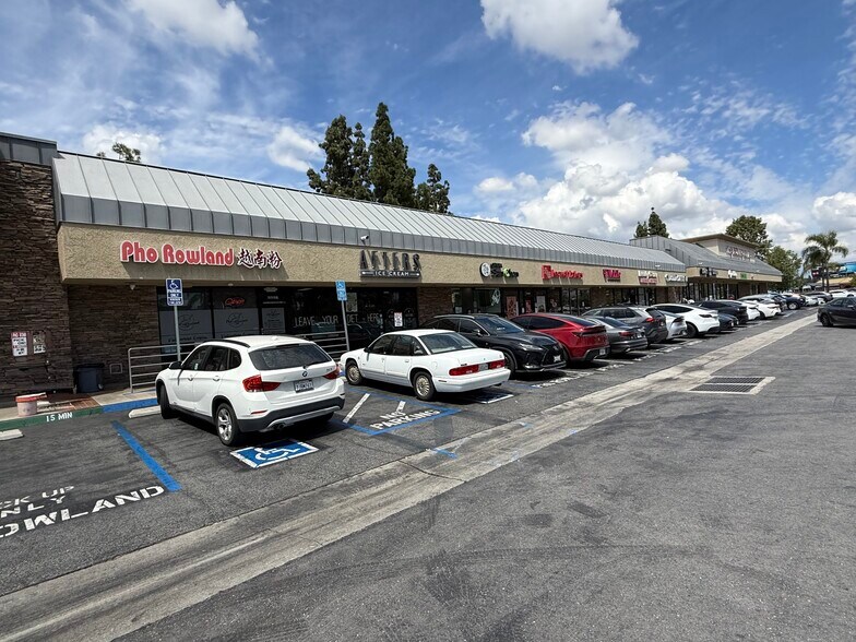 18900-18932 E Gale Ave, Rowland Heights, CA à louer - Photo de l’immeuble – Image 3 sur 12
