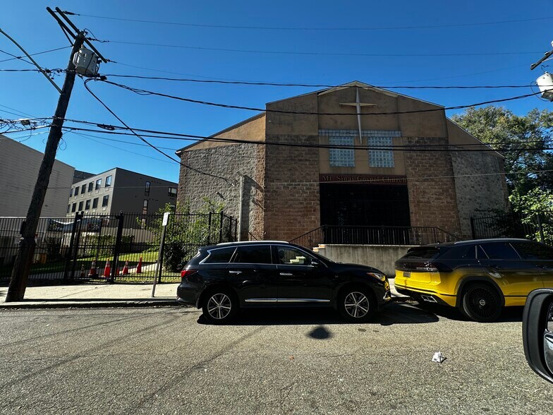 33 Prescott St, Jersey City, NJ à vendre - Photo de l’immeuble – Image 2 sur 5