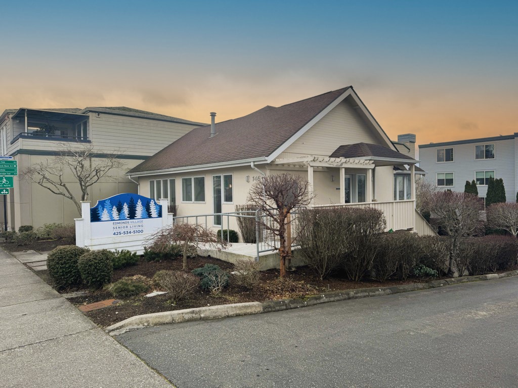 146 3rd Ave S, Edmonds, WA à louer Photo de l’immeuble– Image 1 sur 2