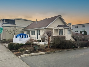 146 3rd Ave S, Edmonds, WA à louer Photo de l’immeuble– Image 1 sur 2