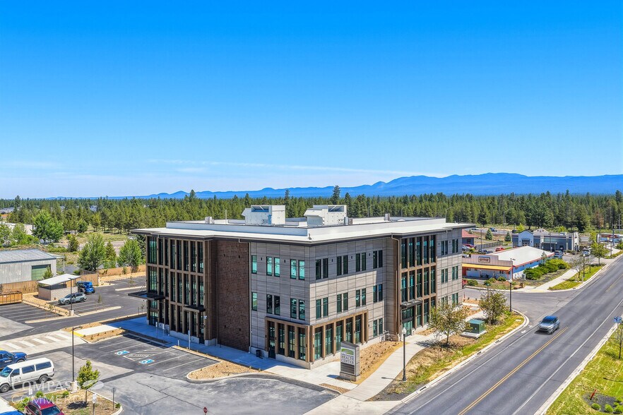 51615 Bluewood Ave, La Pine, OR à louer - Photo de l’immeuble – Image 2 sur 10