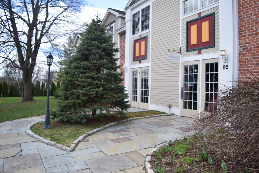 92 N Summit St, Southington, CT à louer - Photo de l’immeuble – Image 3 sur 12