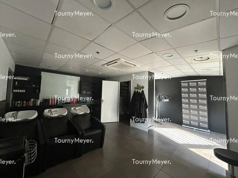 Local commercial dans Montpellier à louer - Photo de l’immeuble – Image 1 sur 2