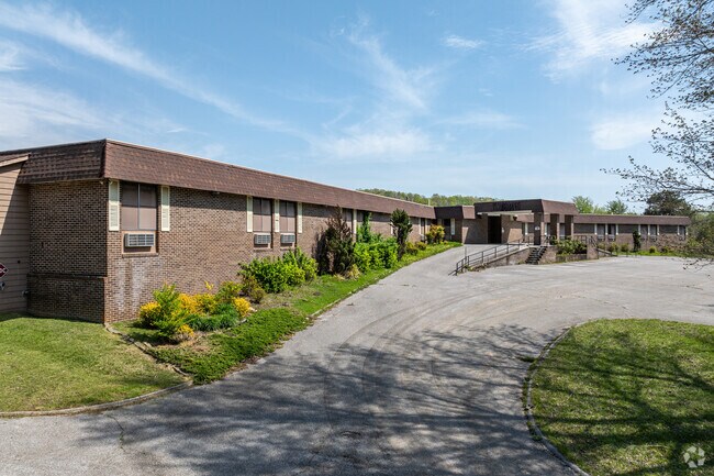 Plus de détails pour 240 Hannah Rd, Harriman, TN - Santé à vendre