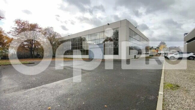 Plus de détails pour Bureau, Local d'activités à louer