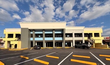2670 N University Dr, Sunrise, FL à louer Photo de l’immeuble– Image 1 sur 1
