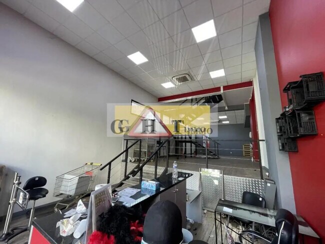 Plus de détails pour Local commercial à vendre