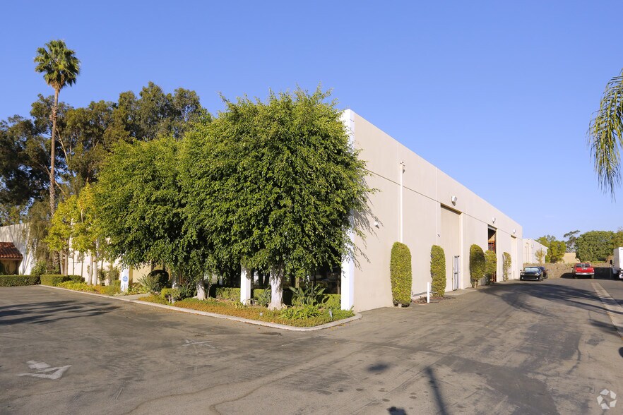 16691 Noyes Ave, Irvine, CA à vendre - Photo de l’immeuble – Image 2 sur 9
