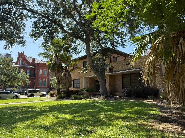 1528 Post Office St, Galveston, TX à vendre - Photo de l’immeuble – Image 3 sur 26