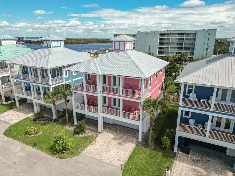 276 Delmar Ave., Fort Myers Beach, FL à vendre - Photo principale – Image 1 sur 1