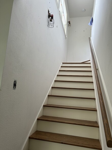 106 Austin Dr S, Boerne, TX à louer - Photo intérieure – Image 2 sur 25