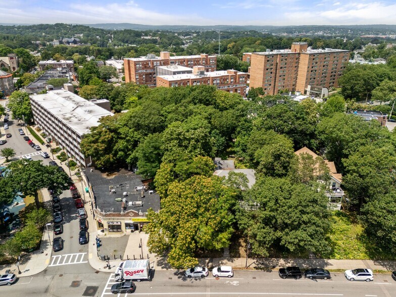 1789 Commonwealth Ave, Brighton, MA à vendre - Photo de l’immeuble – Image 1 sur 5