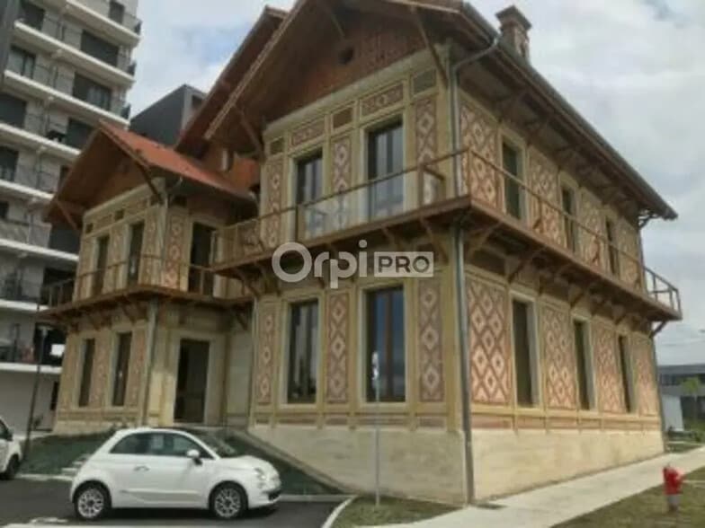 Bureau dans Lormont à vendre - Photo de l’immeuble – Image 1 sur 12